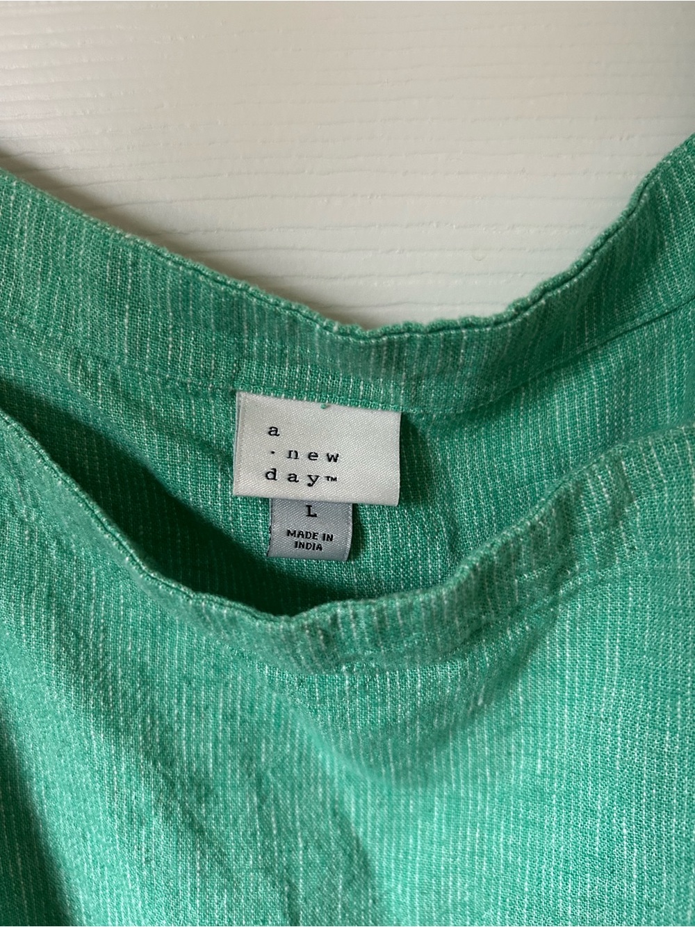 Green Linen-Blend Square-Neck Tank - Picture 2 of 3